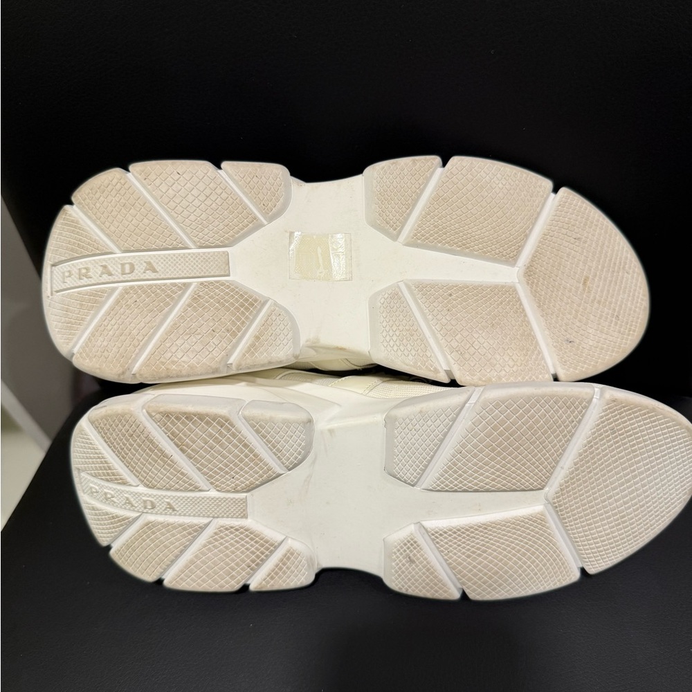 Authentic Prada Knit Sneakers with Red logo - Picture 6 of 11